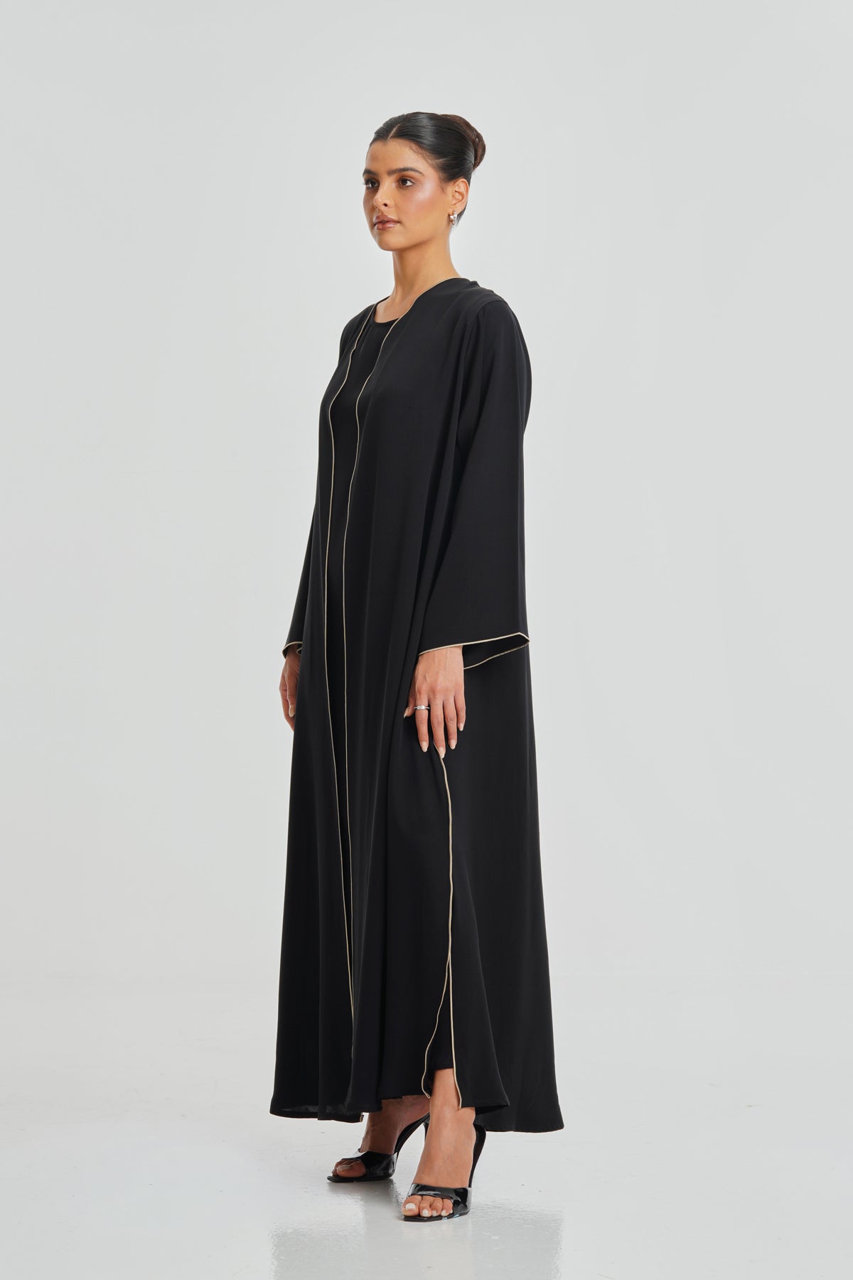 Noir Elegance Abaya