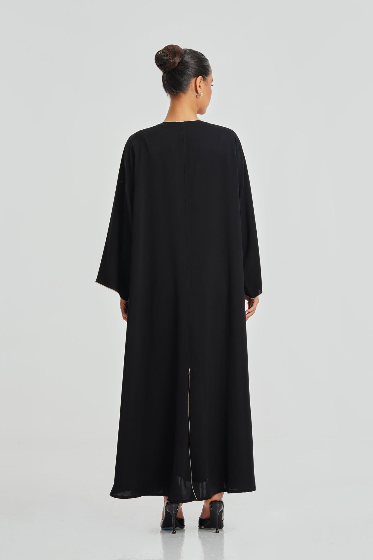 Noir Elegance Abaya